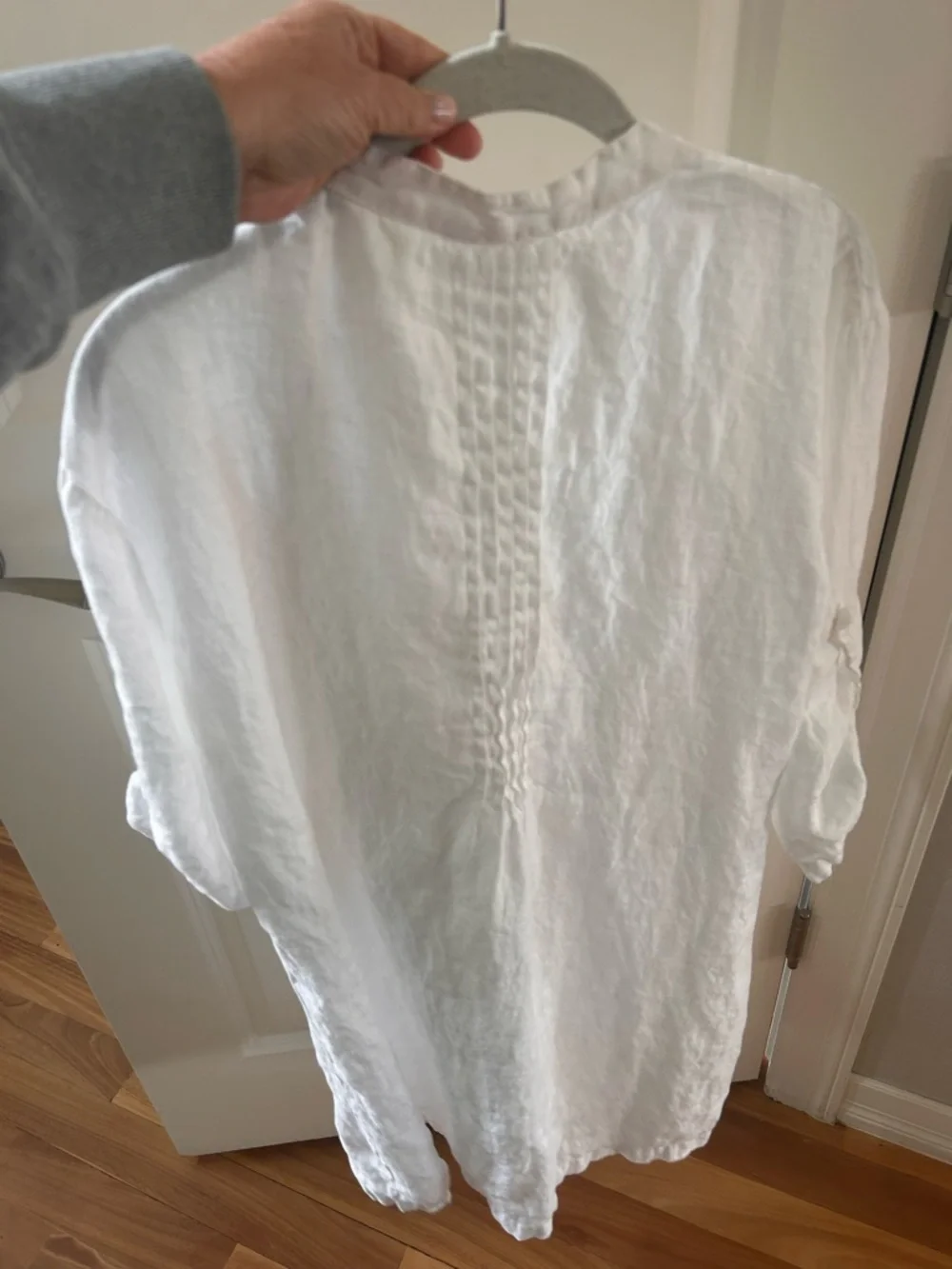 Dolma 100% Linen Pintucked Tunic with roll up sleeves. Coastal. Beach. EUC. XL - Picture 8 of 12